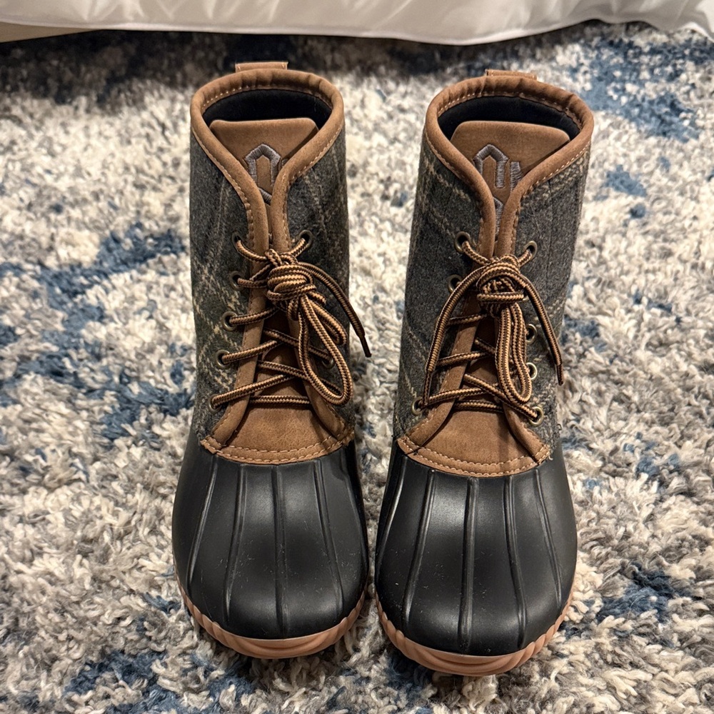 MarleyLilly Black/Grey/Brown Duck Boots. Size 7. Monogram- aSn